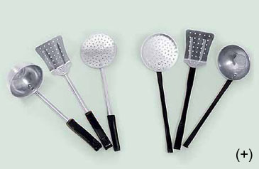 Cucharones Espatulas Espumaderas de Aluminio. Almandoz.